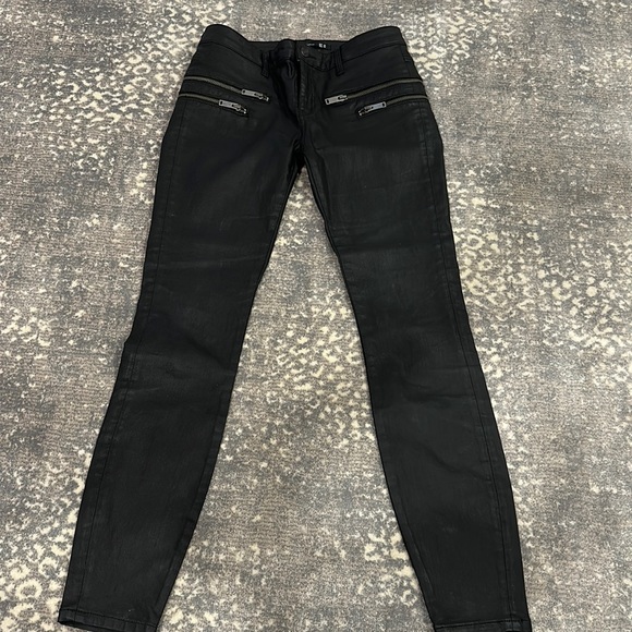 Zara Denim - ZARA COATED 4 ZIPPER SLIM BLACK JEAN. LOOKS LIKE LEATHER SIZE 4